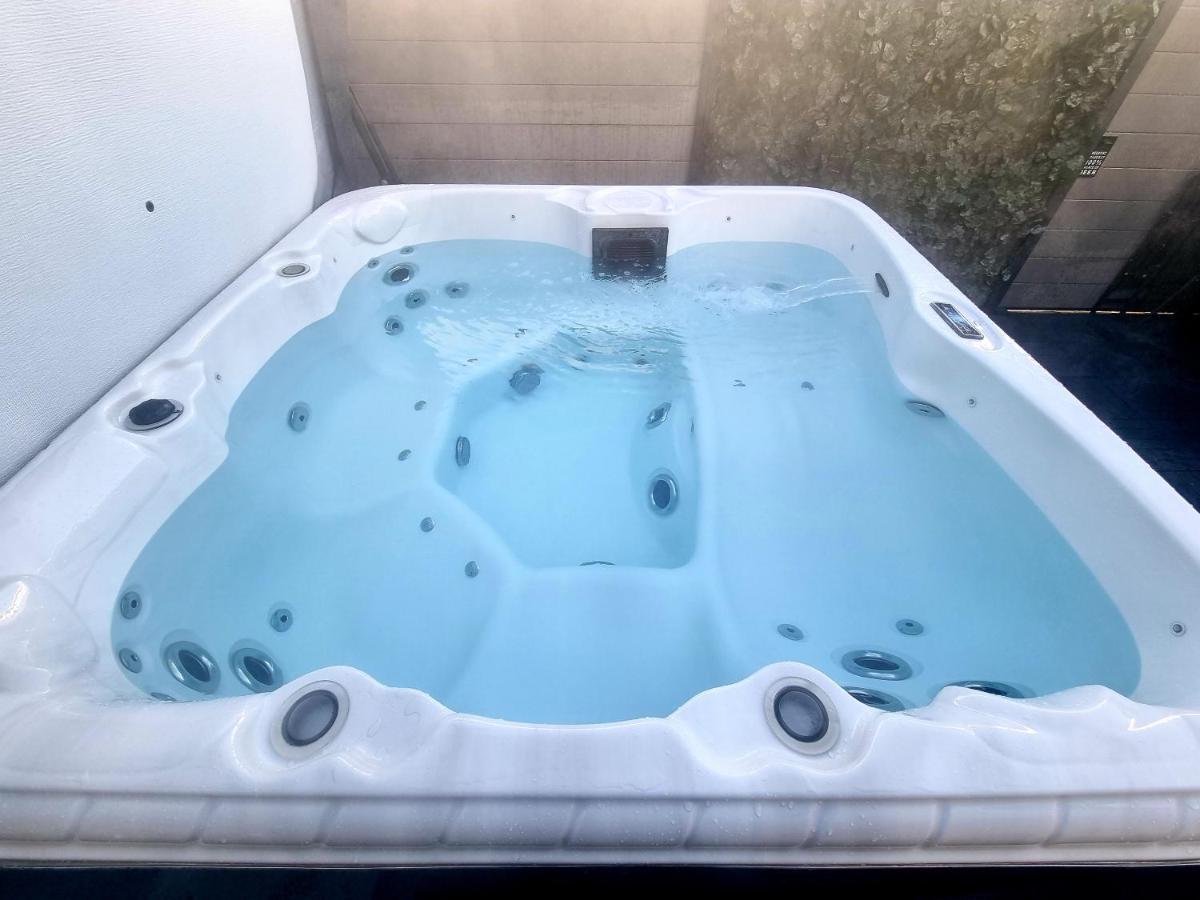 Apple Tree Lodge Hot Tub 3 Bedroom 2 Bars モーペス エクステリア 写真