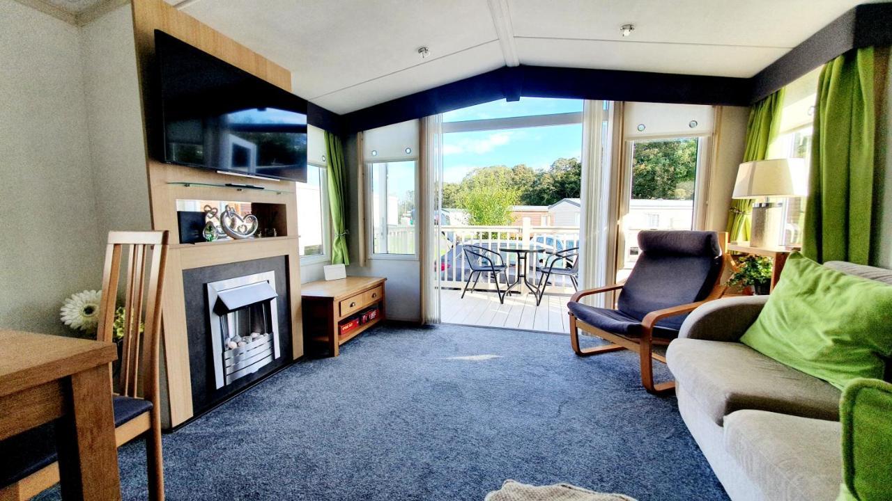 Apple Tree Lodge Hot Tub 3 Bedroom 2 Bars モーペス エクステリア 写真