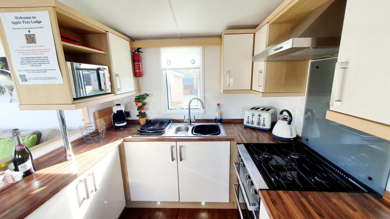 Apple Tree Lodge Hot Tub 3 Bedroom 2 Bars モーペス エクステリア 写真
