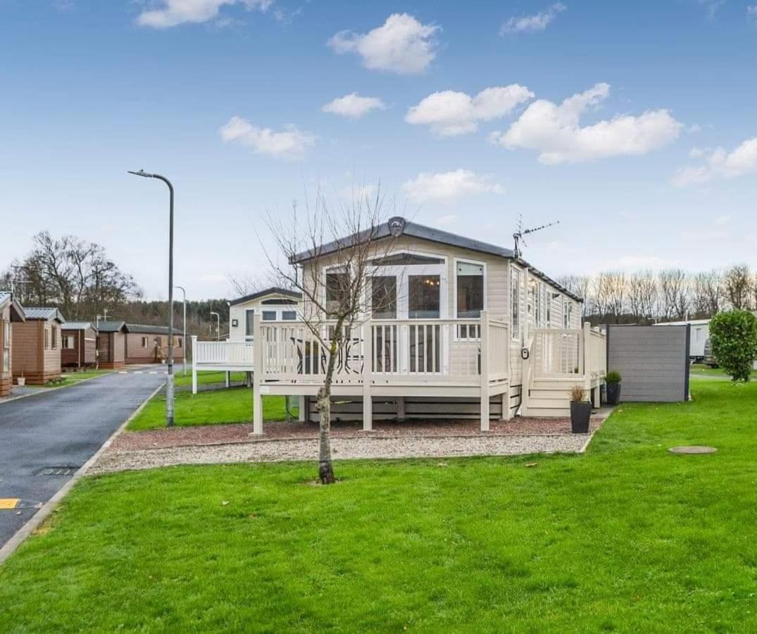 Apple Tree Lodge Hot Tub 3 Bedroom 2 Bars モーペス エクステリア 写真