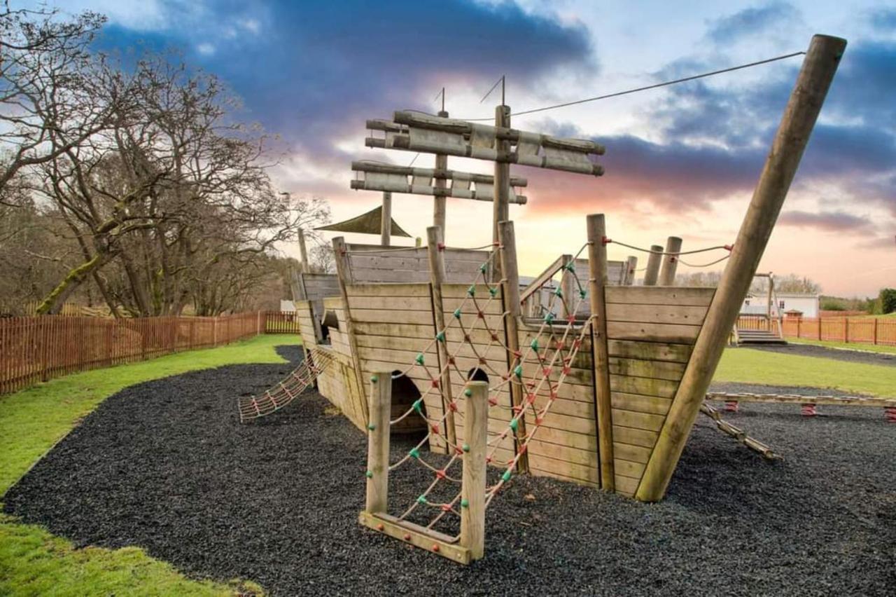 Apple Tree Lodge Hot Tub 3 Bedroom 2 Bars モーペス エクステリア 写真